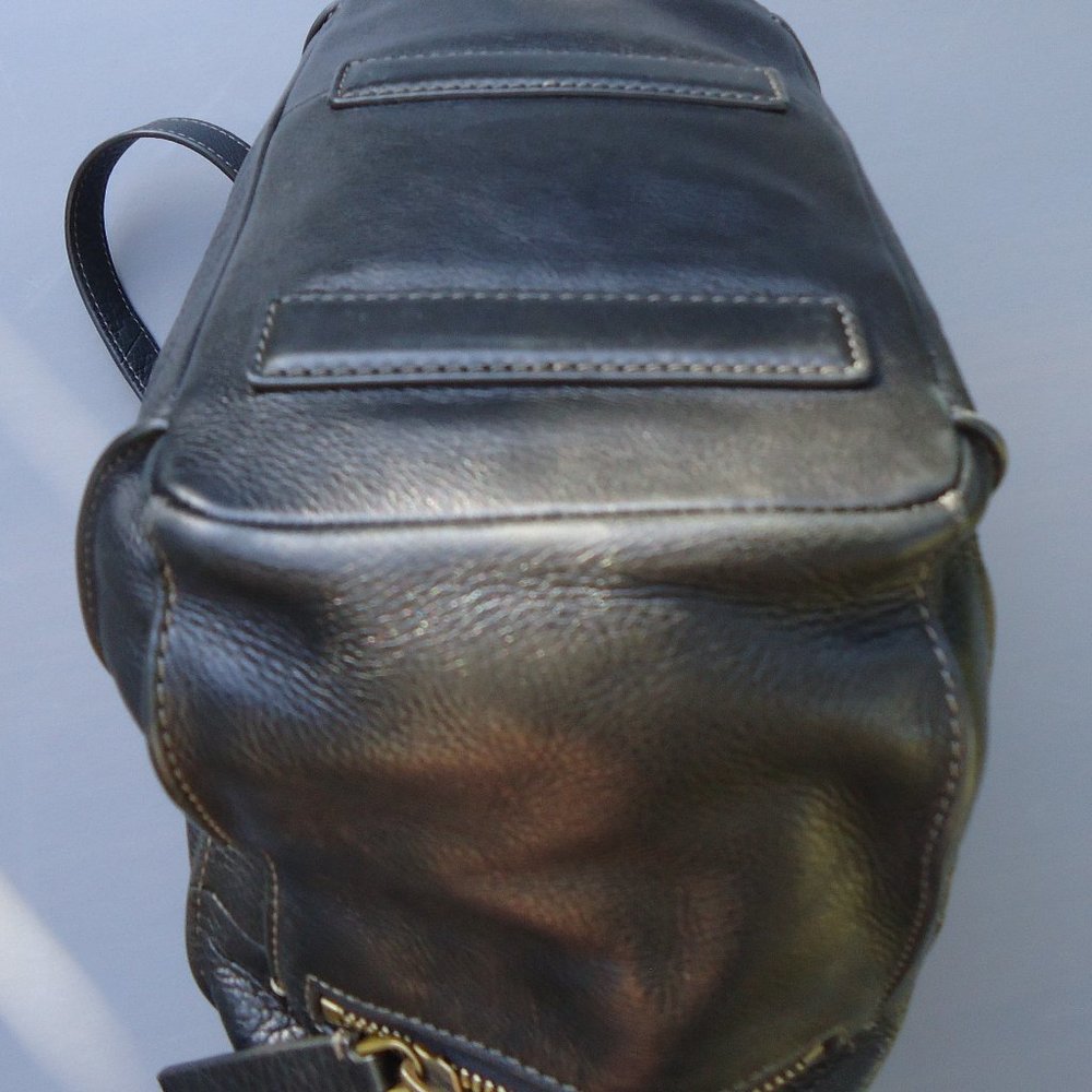 Fossil Issue No 1954 Full Grain Leather Purse. - image 8